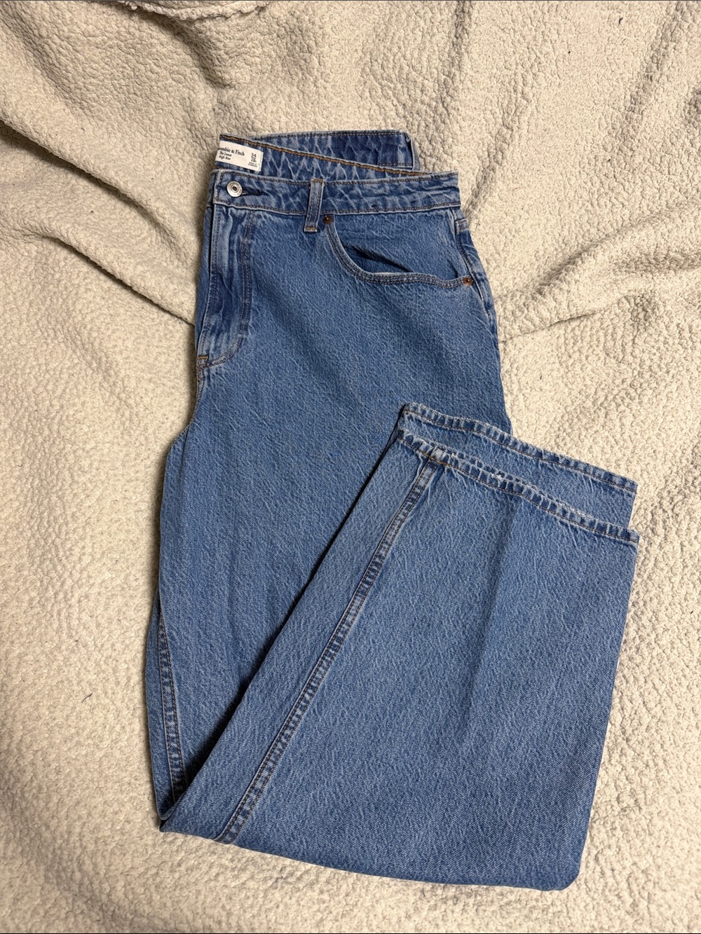 Abercrombie & Fitch High-Rise Medium Blue Loose Jeans Curve Love